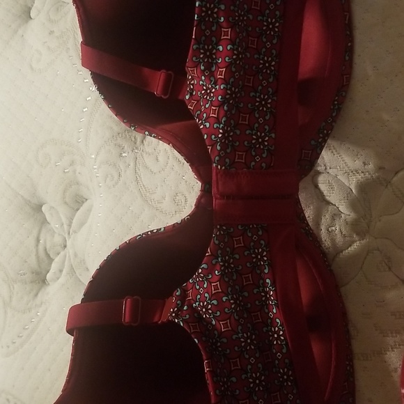 Victoria's Secret Bra - Picture 2 of 3